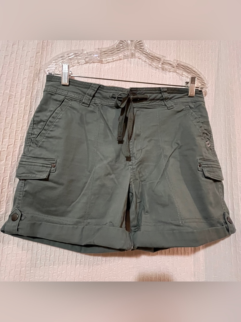 NEW OCEAN & COAST Women’s Shorts   Army Green - 6 Pockets - Snap Legs - Tie Wais